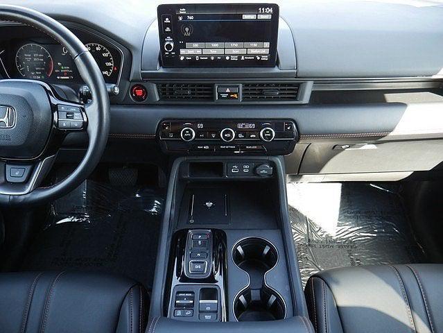 used 2025 Honda Pilot car, priced at $43,477