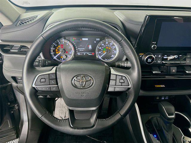 used 2024 Toyota Highlander car, priced at $42,995