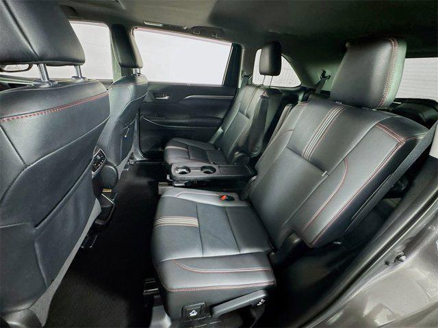 used 2019 Toyota Highlander car, priced at $27,995