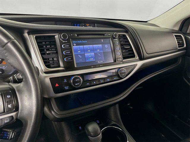 used 2019 Toyota Highlander car, priced at $27,995