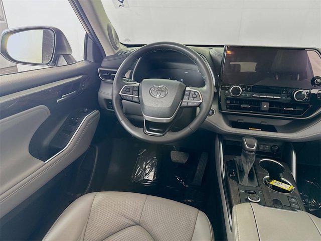 used 2023 Toyota Highlander car, priced at $41,995