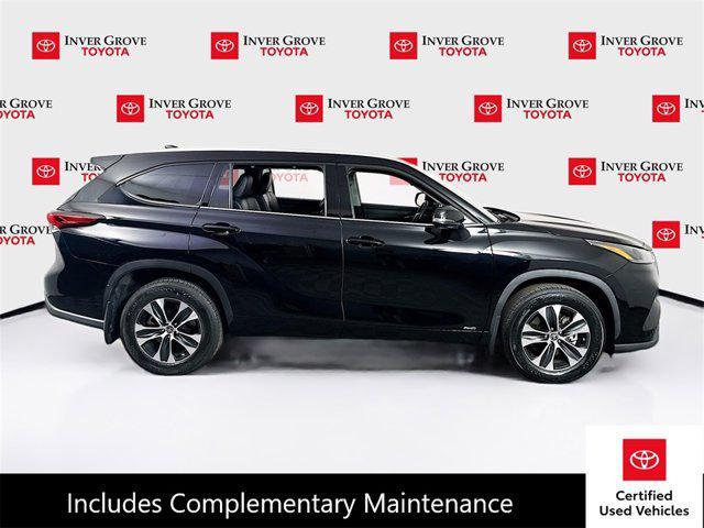 used 2022 Toyota Highlander Hybrid car, priced at $42,995