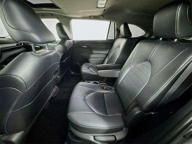 used 2025 Toyota Highlander Hybrid car, priced at $52,995