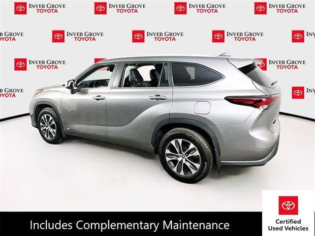 used 2025 Toyota Highlander Hybrid car, priced at $52,995