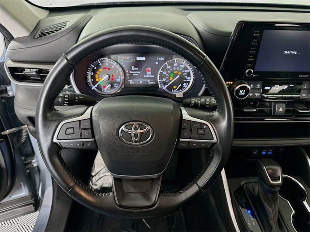 used 2022 Toyota Highlander car, priced at $35,495