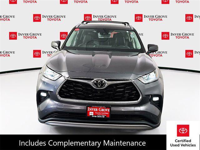 used 2022 Toyota Highlander car, priced at $44,995