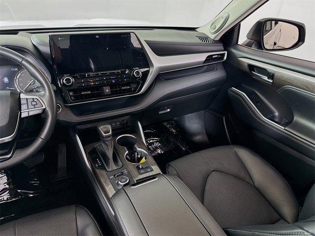 used 2022 Toyota Highlander car, priced at $44,995
