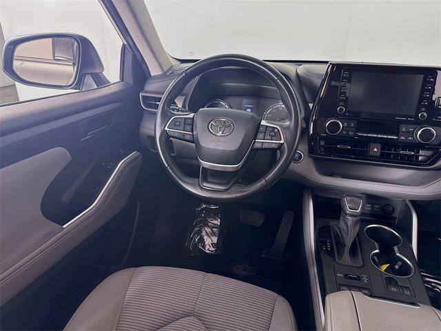 used 2022 Toyota Highlander car, priced at $30,995