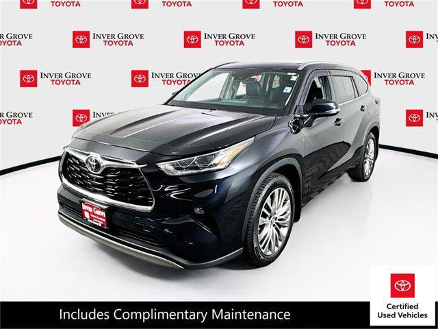 used 2022 Toyota Highlander car, priced at $39,995
