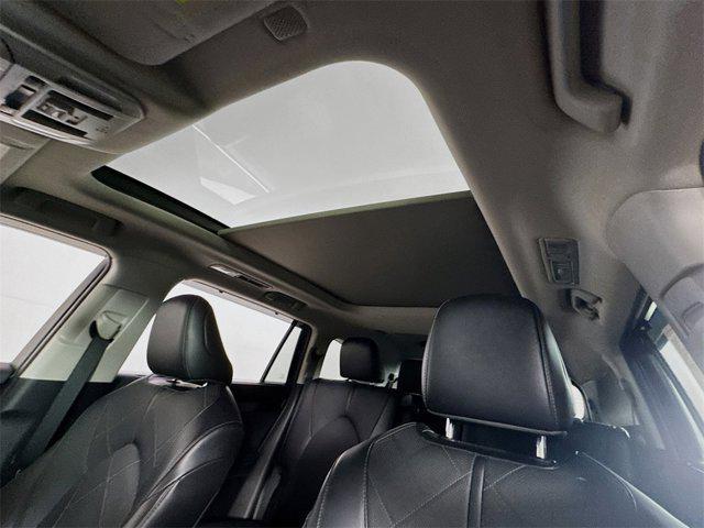 used 2022 Toyota Highlander car, priced at $39,995