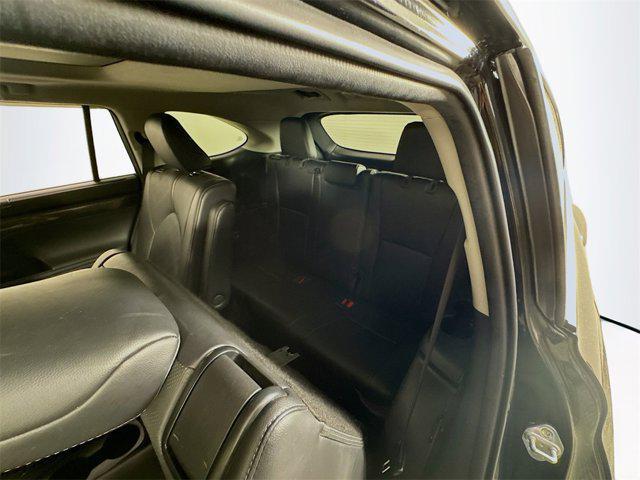 used 2022 Toyota Highlander car, priced at $39,995