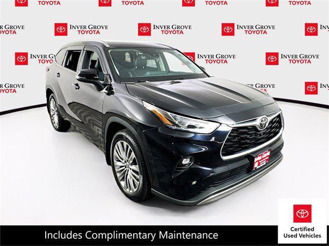 used 2022 Toyota Highlander car, priced at $39,995