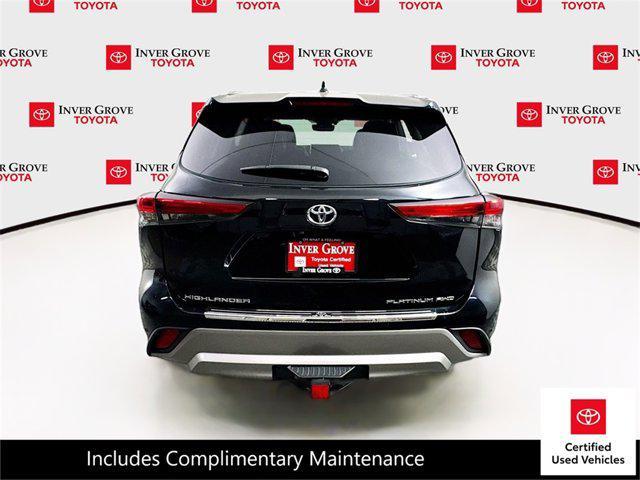 used 2022 Toyota Highlander car, priced at $39,995