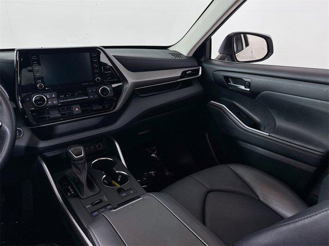 used 2022 Toyota Highlander car, priced at $41,995