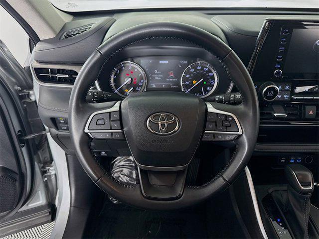 used 2022 Toyota Highlander car, priced at $41,995