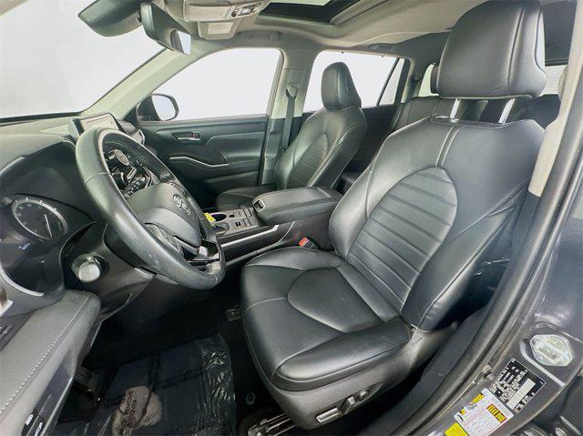 used 2021 Toyota Highlander car, priced at $31,595