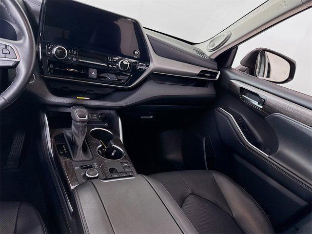 used 2023 Toyota Highlander car, priced at $44,995