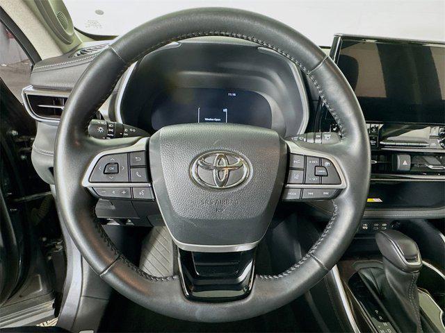 used 2023 Toyota Highlander car, priced at $44,995