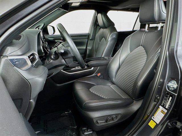 used 2021 Toyota Highlander car, priced at $36,995