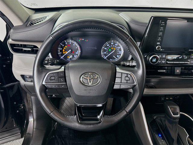 used 2021 Toyota Highlander car, priced at $34,495
