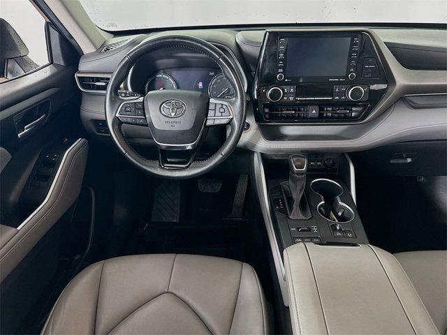 used 2021 Toyota Highlander car, priced at $34,495