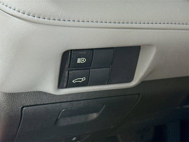used 2022 Toyota Highlander car, priced at $39,995