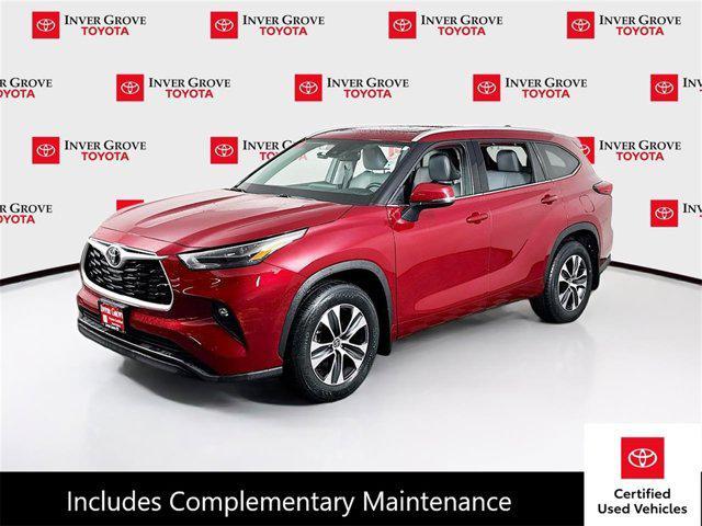 used 2022 Toyota Highlander car, priced at $39,995