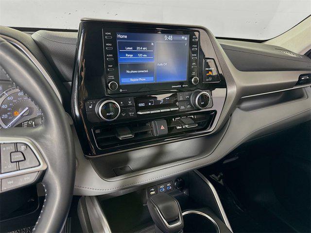 used 2022 Toyota Highlander car, priced at $39,995