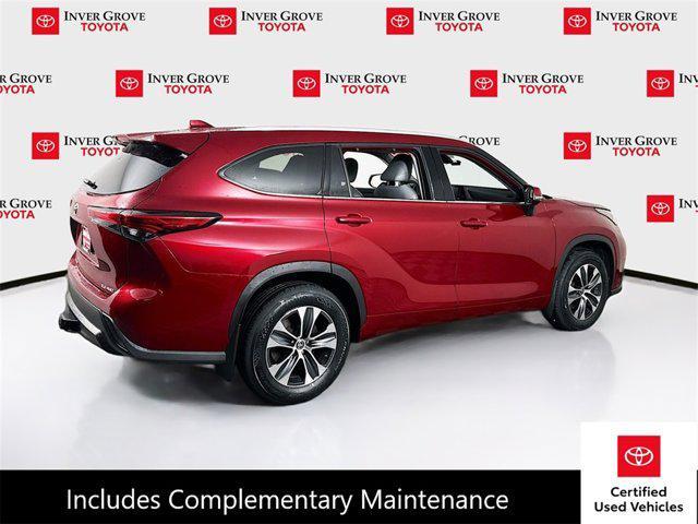 used 2022 Toyota Highlander car, priced at $39,995