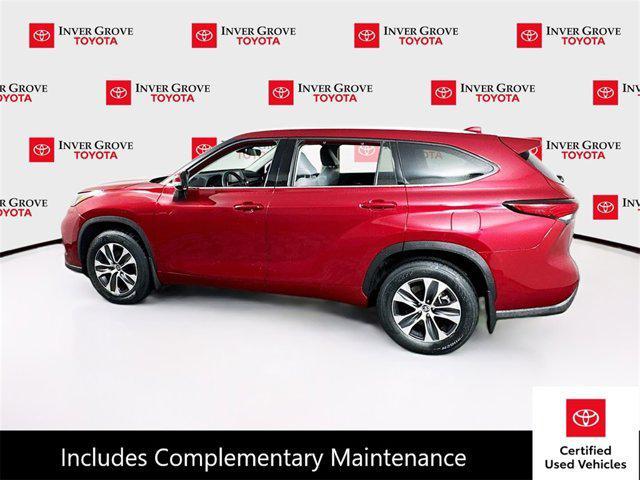 used 2022 Toyota Highlander car, priced at $39,995