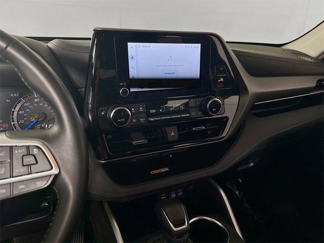 used 2024 Toyota Highlander Hybrid car, priced at $49,995