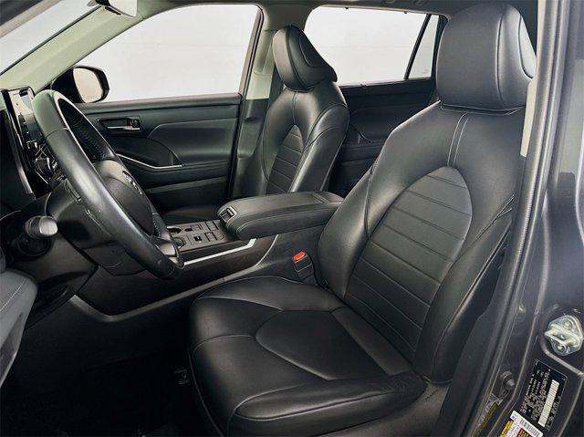 used 2022 Toyota Highlander car, priced at $35,695