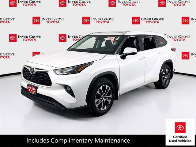 used 2022 Toyota Highlander car, priced at $39,995