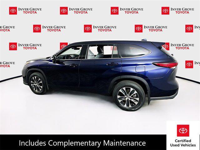 used 2022 Toyota Highlander car, priced at $41,495
