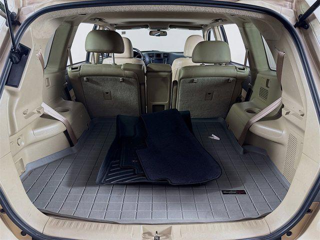 used 2013 Toyota Highlander car, priced at $15,995