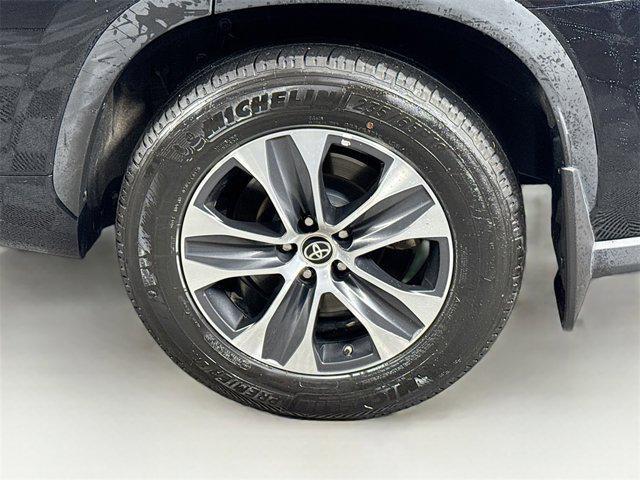used 2025 Toyota Highlander car, priced at $45,595