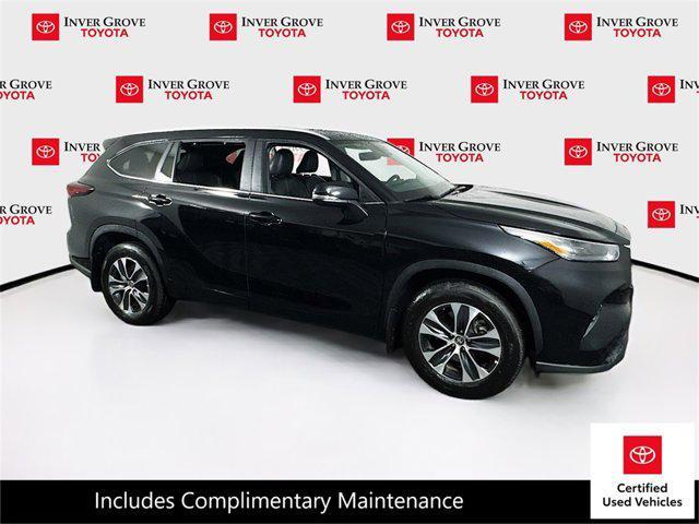used 2025 Toyota Highlander car, priced at $45,595
