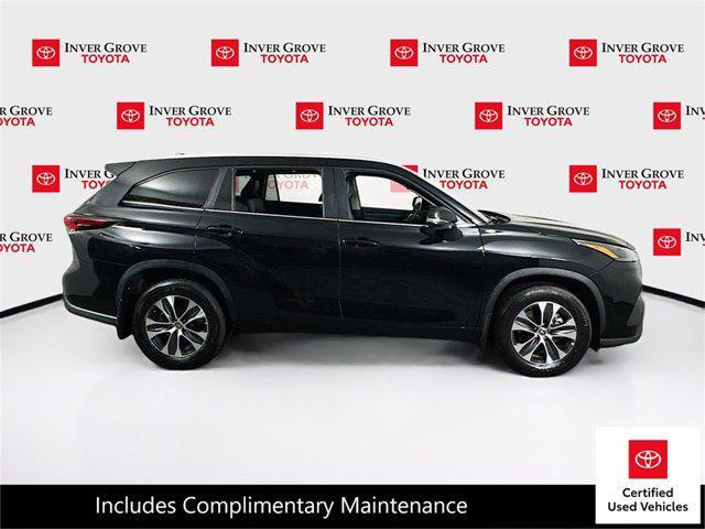used 2025 Toyota Highlander car, priced at $45,595
