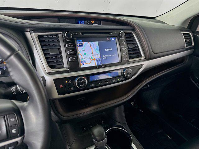 used 2018 Toyota Highlander car, priced at $26,495