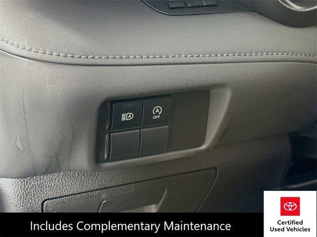 used 2023 Toyota Highlander car, priced at $33,595