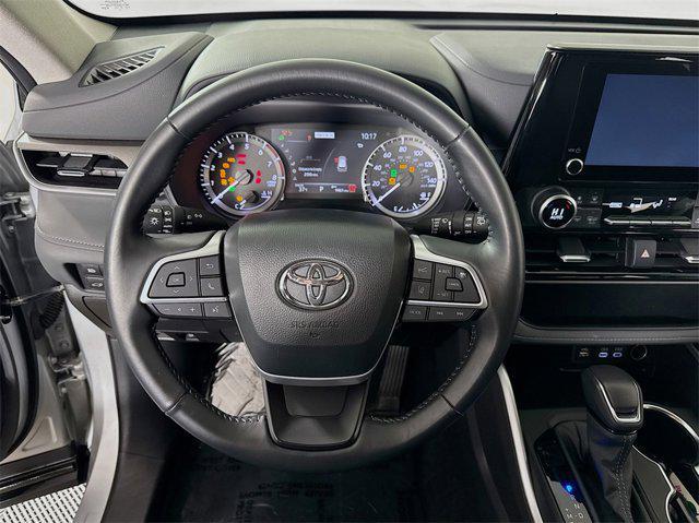 used 2024 Toyota Highlander car, priced at $37,895