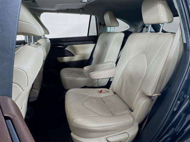 used 2022 Toyota Highlander Hybrid car, priced at $41,995