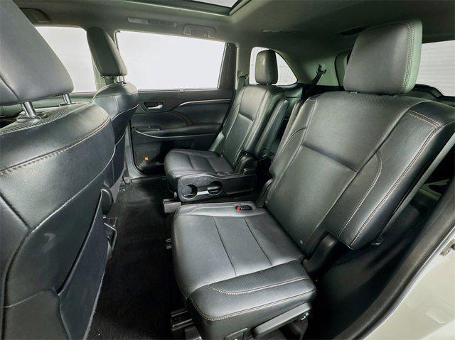 used 2015 Toyota Highlander car, priced at $23,595