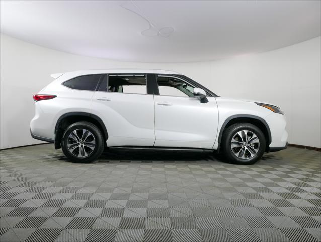 used 2022 Toyota Highlander car, priced at $44,995