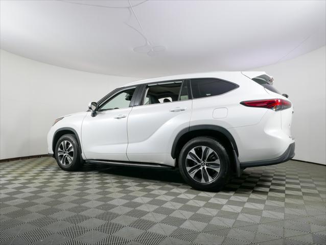 used 2022 Toyota Highlander car, priced at $44,995