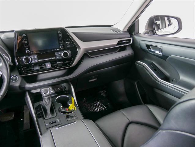 used 2022 Toyota Highlander car, priced at $44,995