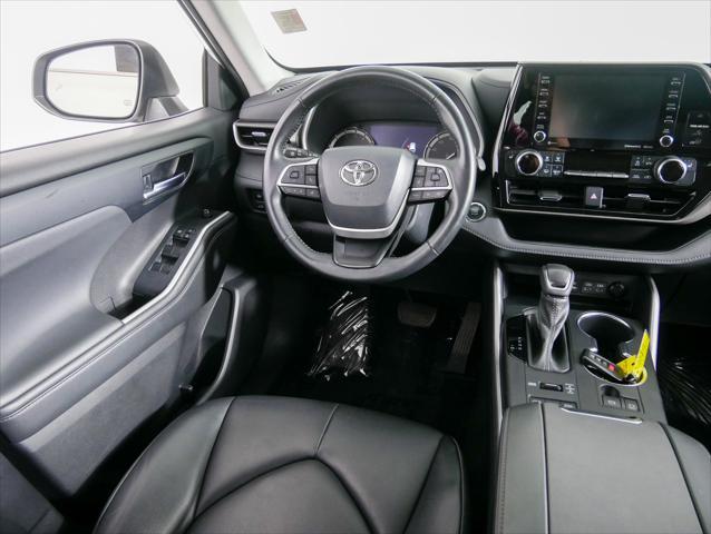 used 2022 Toyota Highlander car, priced at $44,995
