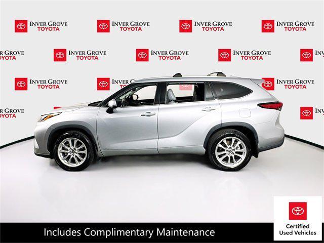 used 2022 Toyota Highlander Hybrid car, priced at $40,695