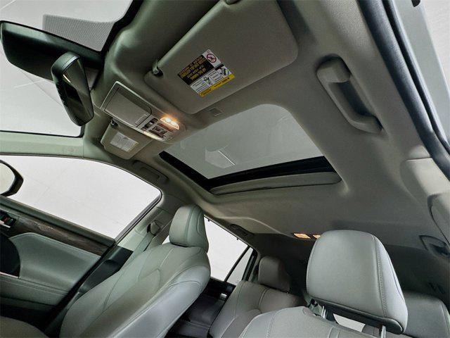 used 2022 Toyota Highlander Hybrid car, priced at $40,695