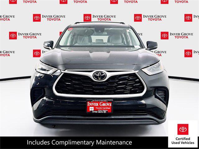 used 2022 Toyota Highlander car, priced at $33,495